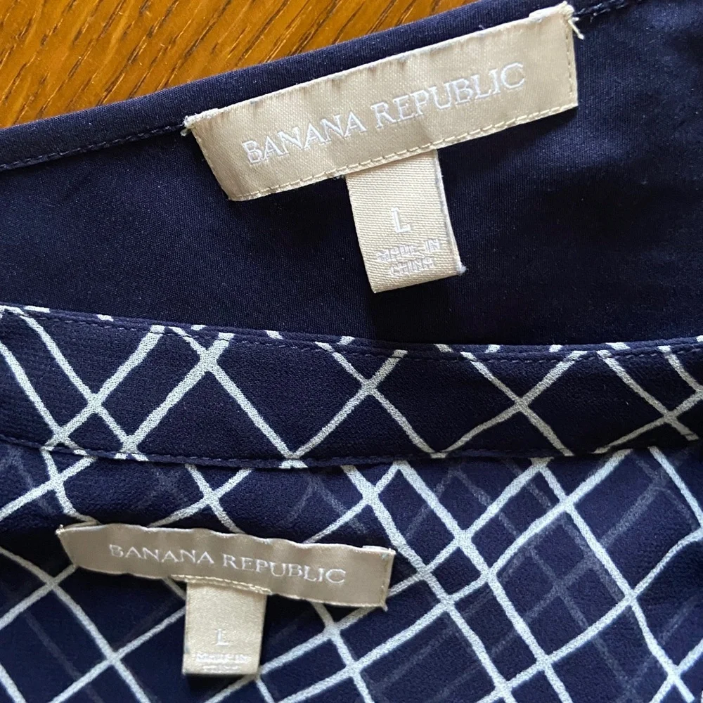 Banana Republic navy blouse with cami, size Large - Picture 3 of 5